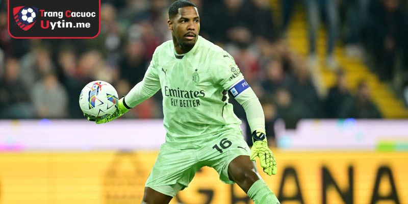 Thủ môn hay nhất thế giới gọi tên Mike Maignan AC Milan